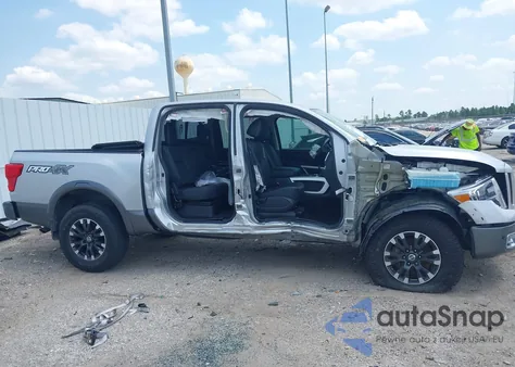 2019 Nissan Titan Pro-4X z USA, uszkodzony, nr VIN 1N6AA1E51KN523784